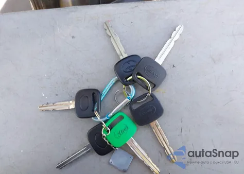 1994 Toyota Camry Le z USA, uszkodzony, nr VIN JT2SK12E4R0206638